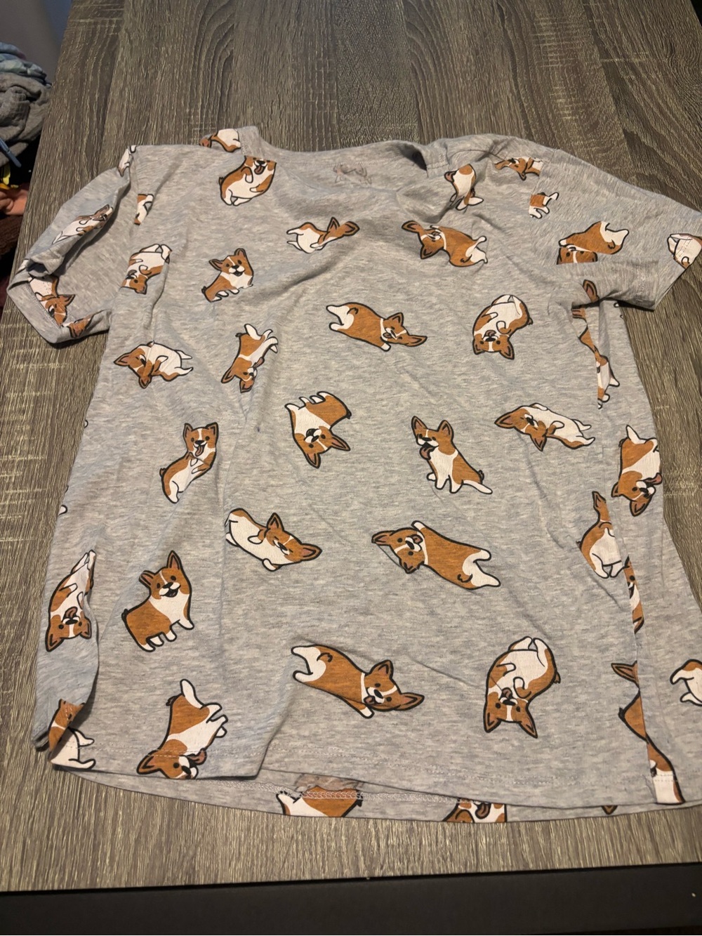 Zoe + Liv Gray Short Sleeve Tee with Brown & White Corgi Print
